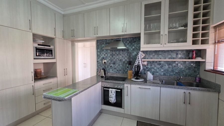 2 Bedroom Property for Sale in Mossel Bay Central Western Cape